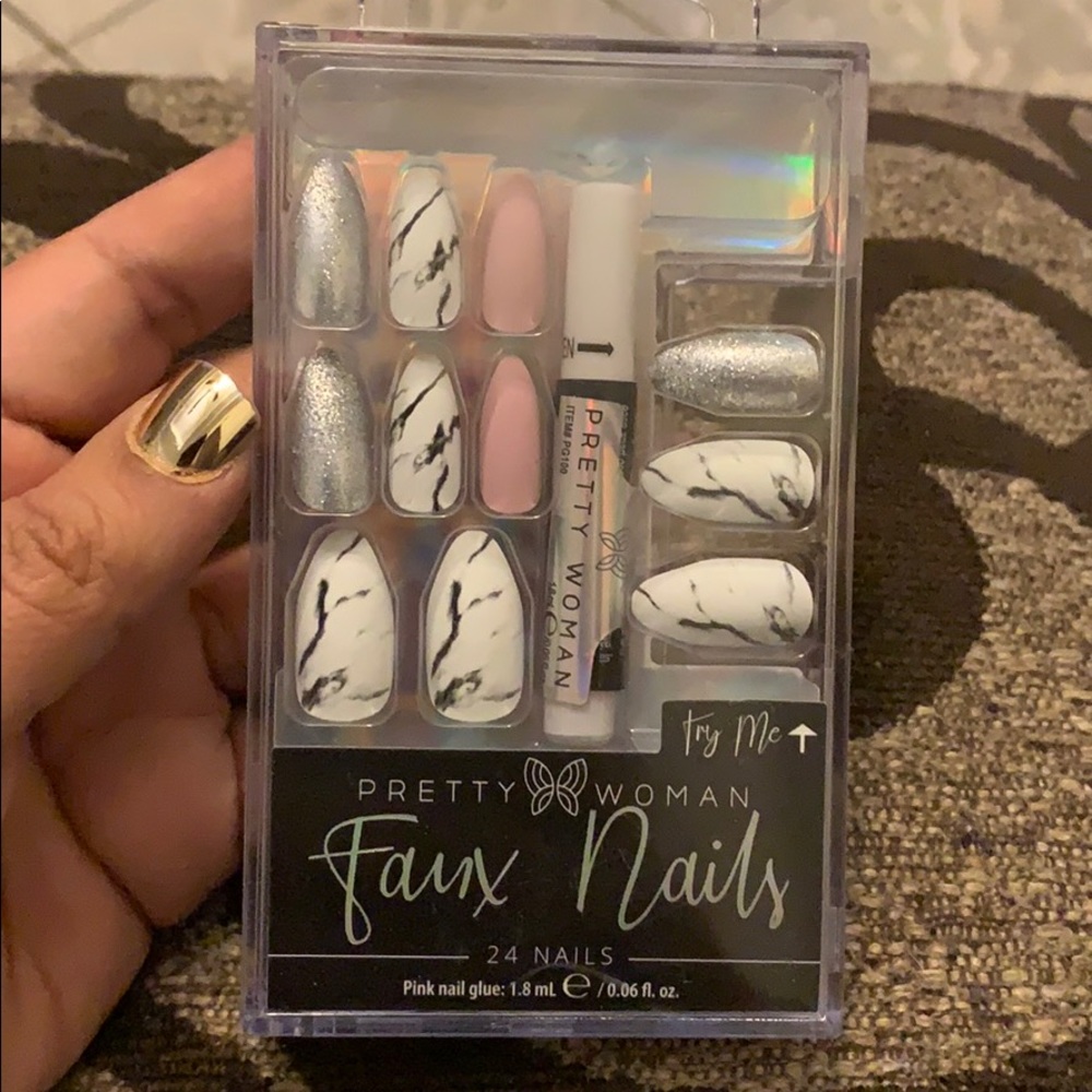 Faux Nails Pretty Women set